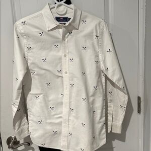 Vineyard Vines White Shirt with Navy Lacrosse Pattern